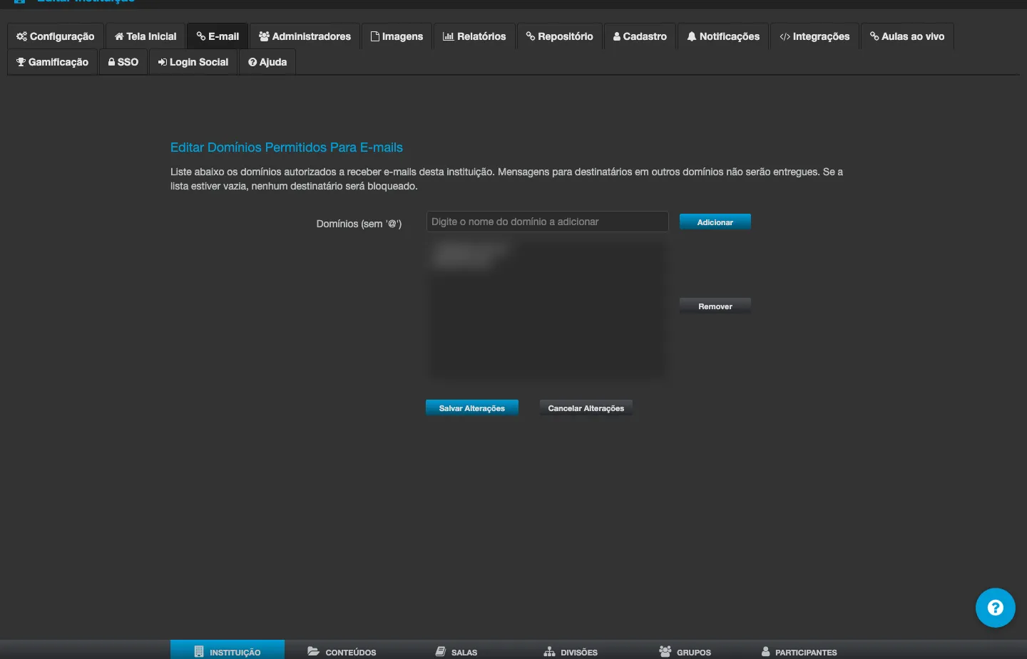 Tela Editar Domínios Permitidos Para E-mails, com o campo para adicionar um domínio e a lista de domínios autorizados